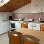 Lägenhet Apartmaji Sara, - Isola *