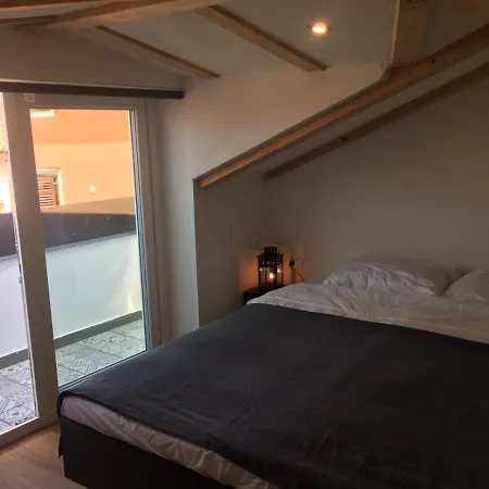 Apartmaji Sara, - Isola イゾラ