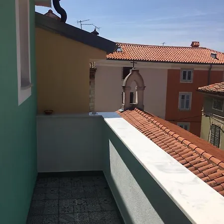 Apartmaji Sara, - Isola