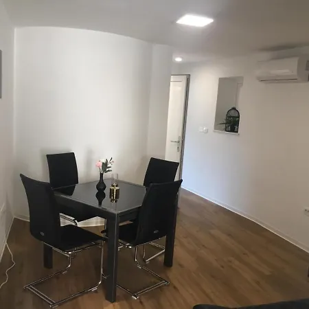 Apartmaji Sara, - Isola Izola