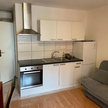 Apartmaji Sara, - Isola 公寓