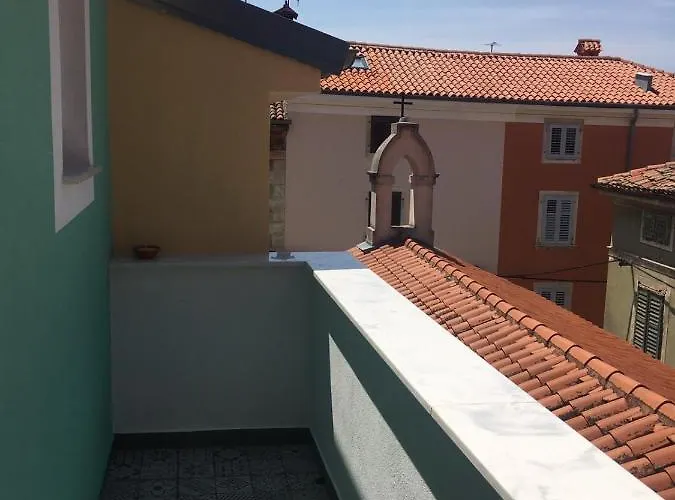 Apartmaji Sara, - Isola