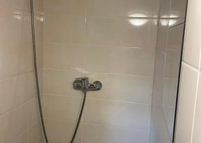 Apartmaji Sara, - Isola アパート