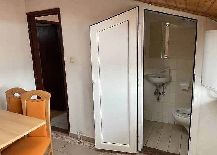 Apartmaji Sara, - Isola *