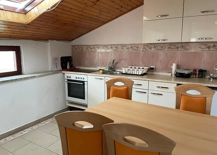 Lejlighed Apartmaji Sara, - Isola *